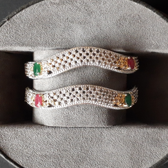 INDIAN WEDDING OR ANNIVERSARY BRACELET 2 BANGLES Fits small/midum hand  Not Larg - Picture 4 of 10